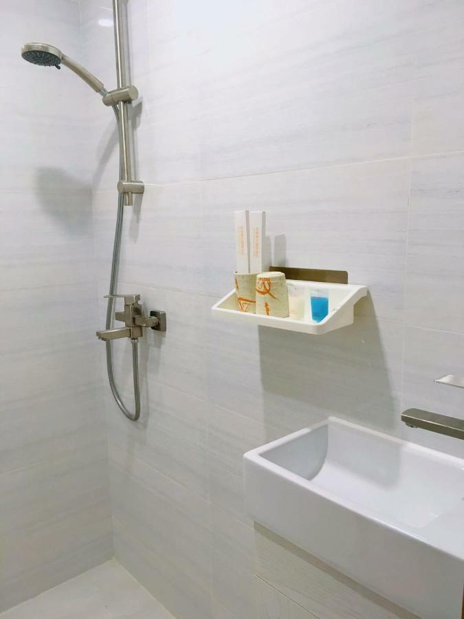 Whole Sunshine International Hotel Hong Kong Exterior photo